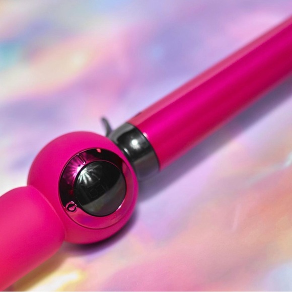 BedHead Rock n’ Waver 1 inch digital tapered curling wand iron - Picture 3 of 6